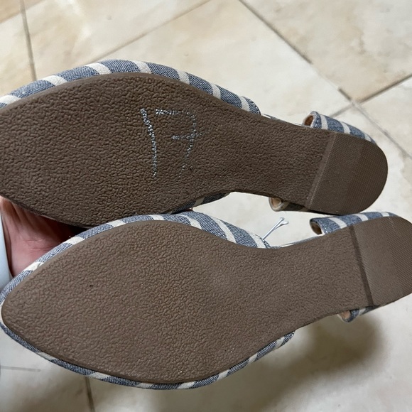 Pointed toe striped slip on - Picture 3 of 3